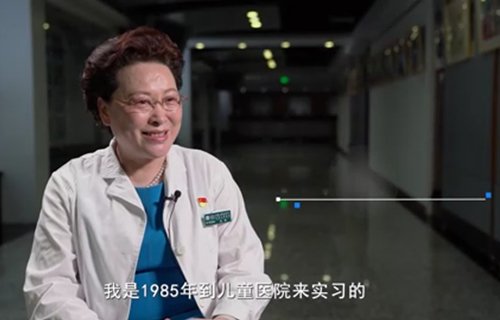 蹲点AI儿医到…